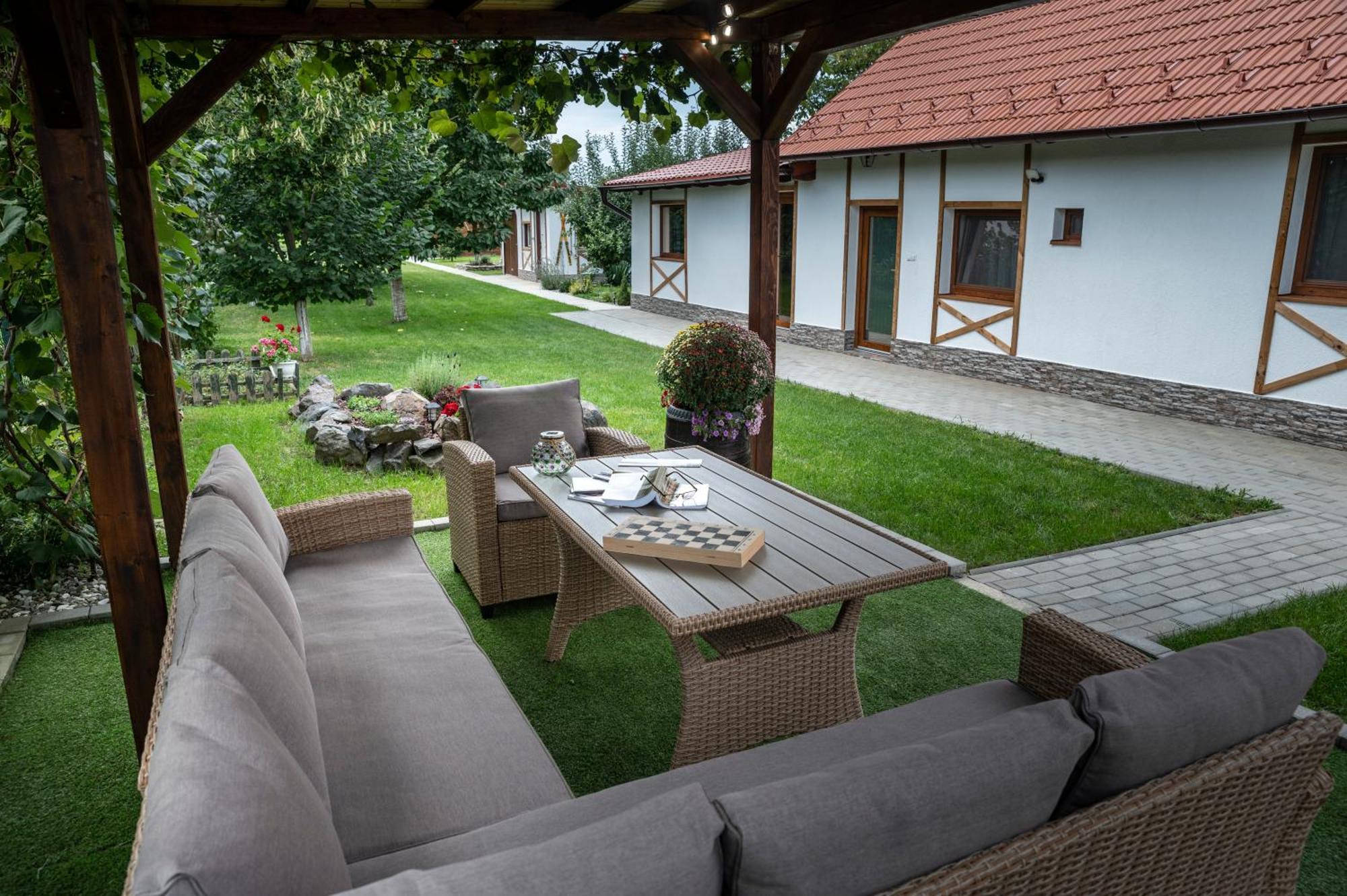 Magda Garden Hotel Cîrţişoara Екстериор снимка
